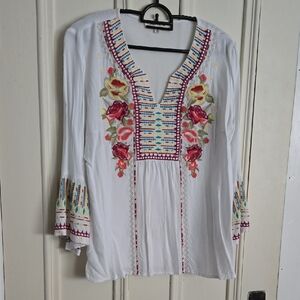 Solitaire White Pink Embroidered Tunic